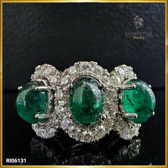 แหวนมรกตล้อมเพชรน้ำ100 RI06131