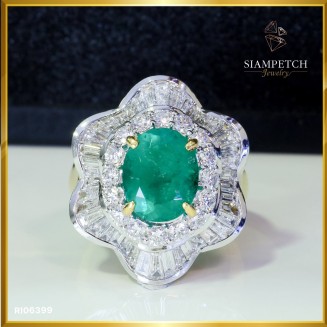 แหวนมรกต(โคลัมเบีย) 3.15 กะรัต ล้อมเพชรสี 100 RI06399