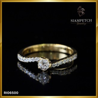 แหวนเพชรเม็ดกลาง 0.19 กะรัต สี97 ตัวเรือนWhite gold 18K RI06500