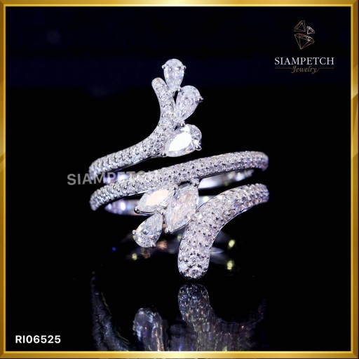 แหวนเพชรไข้ว mix shape สี 100 หน้ากว้าง ตัวเรือน white gold 18k ฝังเพชรสี 100 RI06525 แหวนเพชรไข้ว mix shape สี 100 หน้ากว้าง ตัวเรือน white gold 18k ฝังเพชรสี 100 RI06525