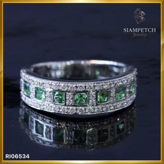 แหวนมรกตเจียระไนสี่เหลี่ยมประดับเพชรสี 100 RI06534