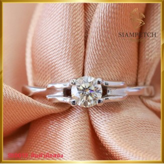 แหวนเพชรแท้ 0.26 กะรัต สี 94 ไฟดี ฝังบนตัวเรือนทอง18K SE0019