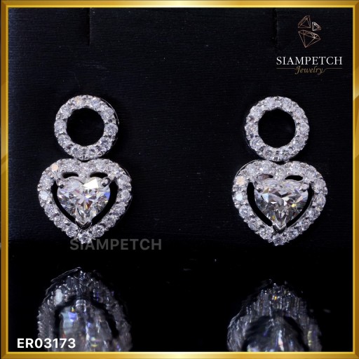 ต่างหูเพชรหัวใจ 1.00 กะรัต ล้อมเพชรกลม สี 98 ER03173