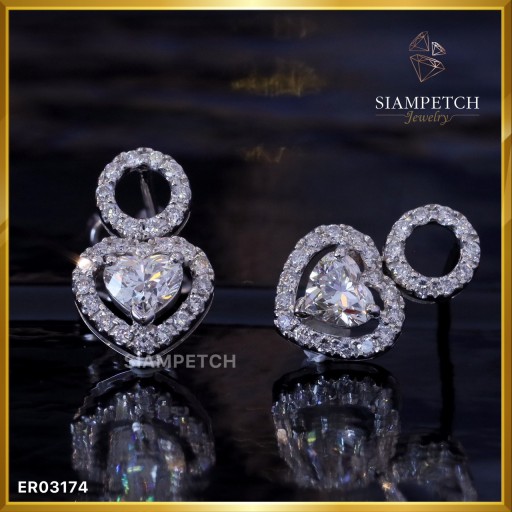 ต่างหูเพชรหัวใจ 1.00 กะรัต ล้อมเพชรกลม สี 98 ER03174