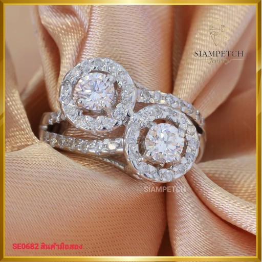 แหวนเพชรแท้ดีไซน์เพชรล้อมฝังบนตัวเรือนทอง18K SE0682