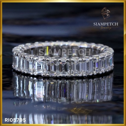 แหวนเพชรรอบวง Emerald Cut Eternity Ring  สี 100 RI05795