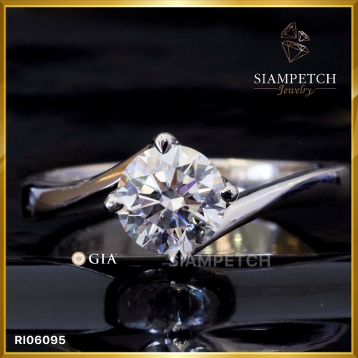 แหวนหมั้นเพชรแท้ 0.90 กะรัต สี 95 Triple Excellent ใบเซอร์ GIA RI06095