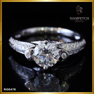 แหวนหมั้นเพชรแท้ 1.02 กะรัต สี 94 ตัวเรือน 18K ฝังเพชรน้ำงาม RI06478