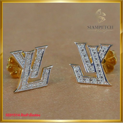ต่างหูเพชรประกบ สี98 ฝังบนตัวเรือนทอง 18K SE01514 ต่างหูเพชรประกบ สี98 ฝังบนตัวเรือนทอง 18K SE01514