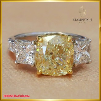 แหวนเพชร คุชชั่น Yellow Diamond  ประดับเพชรปริ้นเซสคัต สี97 ฝังบนตัวเรือน ทองคำขาว 18K SE0653