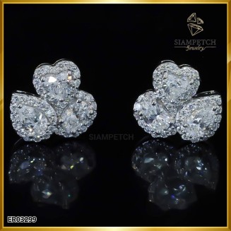 ต่างหูเพชรแท้ สุดเก๋ ล้อมเพชร สี100 ตัวเรือนทองคำขาว 18K ER03299