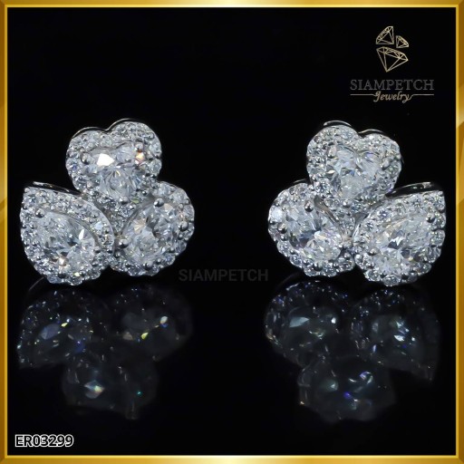 ต่างหูเพชรแท้ สุดเก๋ ล้อมเพชร สี100 ตัวเรือนทองคำขาว 18K ER03299