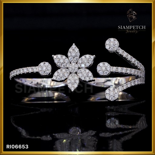 แหวน Two-Finger Ring ดีไซน์เก๋ เพชรขาวสี 100 RI06653