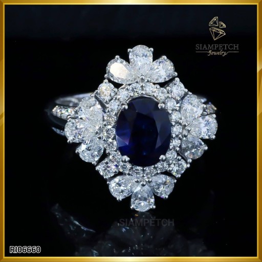 แหวนไพลินแท้ ล้อมเพชร สี100  ตัวเรือนทองคำขาว 18K RI06660