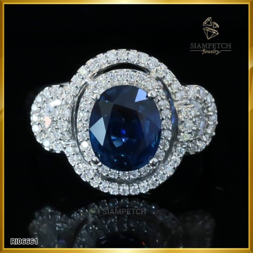 แหวนไพลินมาดากัสการ์ ล้อมเพชรแท้ สี100  ตัวเรือนทองคำขาว 18K RI06661