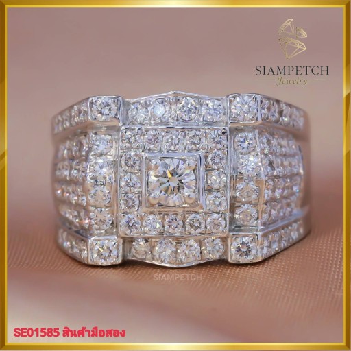 แหวนเพชร สี99 ทรงหน้ากว้าง บนตัวเรือนทองคำขาว 18K SE01585
