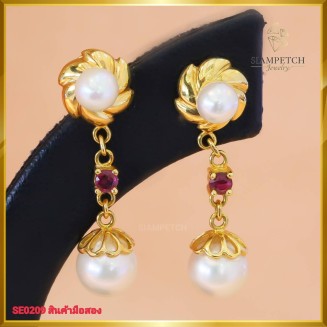ต่างหูมุกสีขาว ดีไซน์ระย้า สุดน่ารักตัวเรือนทองคำขาว 18K SE0209