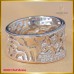 แหวนเพชรแท้ ดีไซน์ทรงหน้ากว้าง ฝังบน ตัวเรือนทองคำขาว 18K SE0691