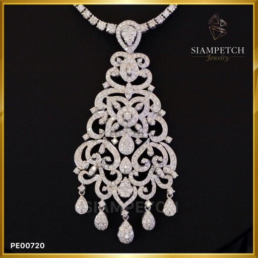 จี้เพชรแท้ทรง Chandelier 3.97 กะรัต สี 100 ลายฉลุสวยงาม PE00720